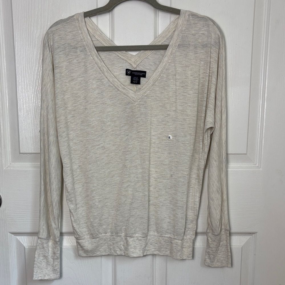 NEW AMERICAN EAGLE Ivory Deep V dolman sleeve lightweight blouse size Small
